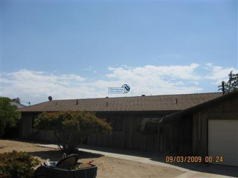 Nice Victorville home with large yard 1