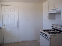 Apartment near schools, shopping and freeway 8