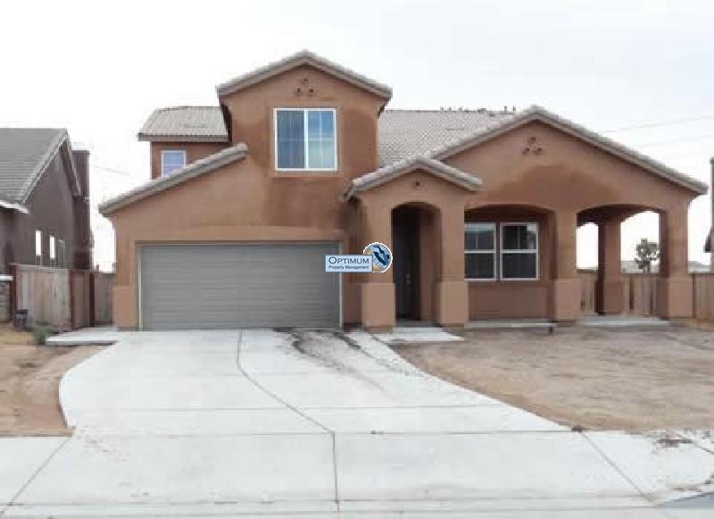 Large five bedroom home in victorville 1